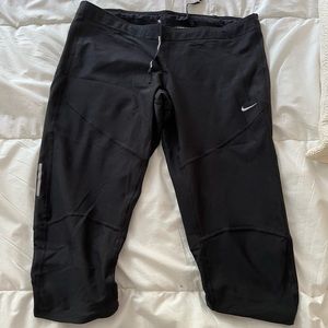 Nike dri-fit cropped leggings